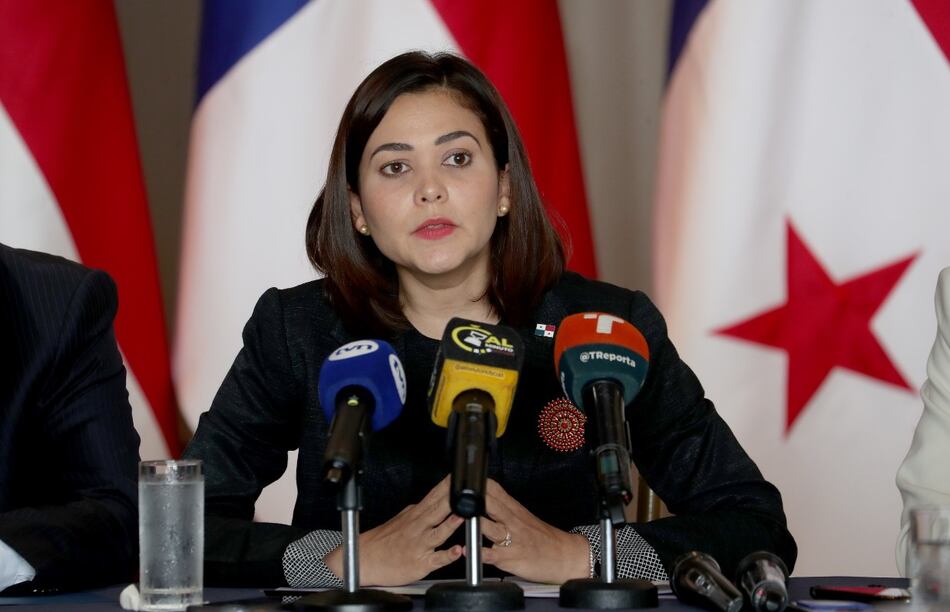 Canciller Tewaney y ministro de Comercio viajan a Cuba