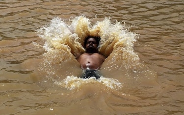 La ola de calor en India mata a mil 400 personas