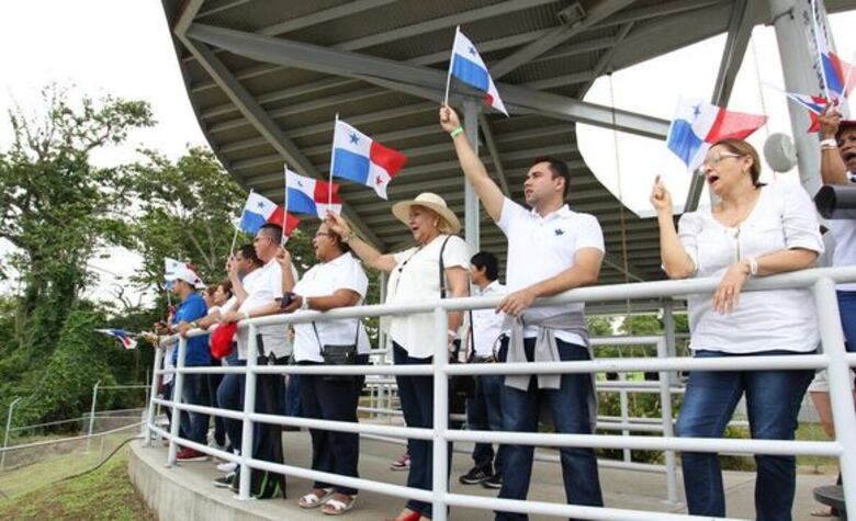 Cosco Shipping Panama avanza por el Canal ampliado