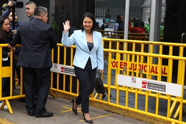 Keiko Fujimori pelea primer lugar con exalcade de Lima en nueva encuesta presidencial