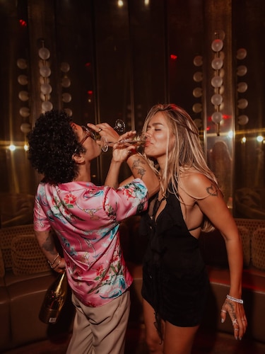 Romance o estrategia: Karol G y Bruno Mars encienden las redes sociales