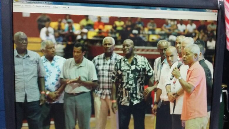 La última canasta del olímpico panameño Davis Peralta