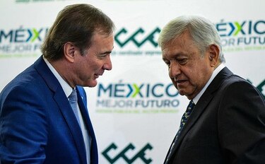 López Obrador y empresarios acuerdan otorgar becas y trabajo para jóvenes mexicanos
