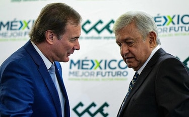 López Obrador y empresarios acuerdan otorgar becas y trabajo para jóvenes mexicanos