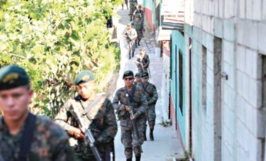 Restringen derechos constitucionales en poblado de Guatemala
