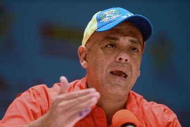 Presentan demanda contra recolección de firmas para revocar a Maduro