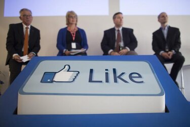Facebook imita a Twitter e introduce los 'hashtags' para búsquedas