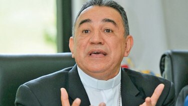 Párroco David Cosca es relacionado con un homicidio