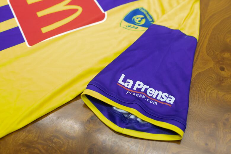 La Prensa se une al vuelo del Fénix: nuevo patrocinio impulsa al Chorrillo FC