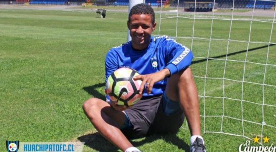 El panameño Gaby Torres reaparece y anota en Chile