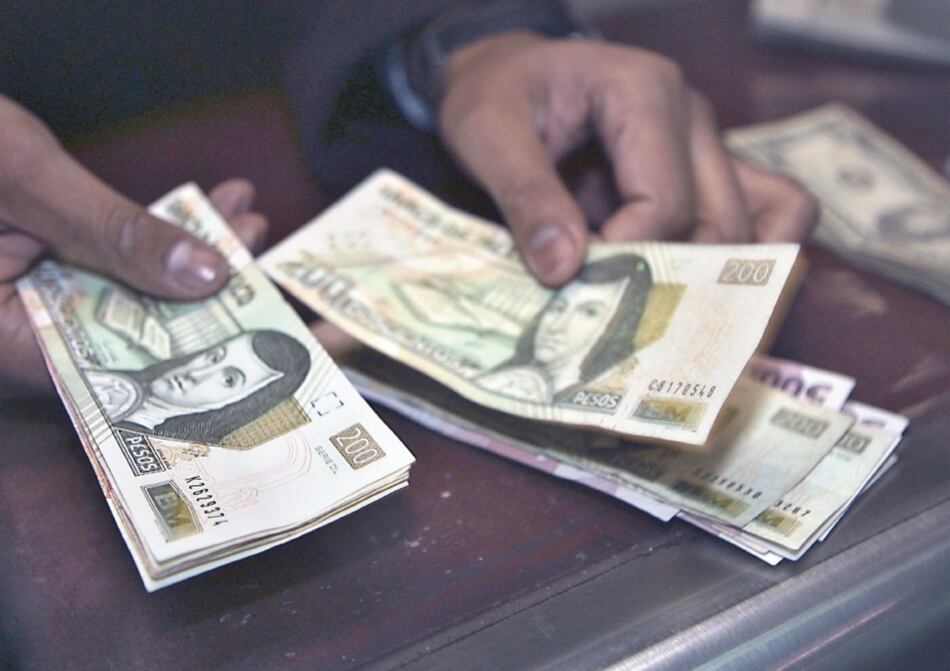 Salario mínimo para trabajadores subirá 20% en México