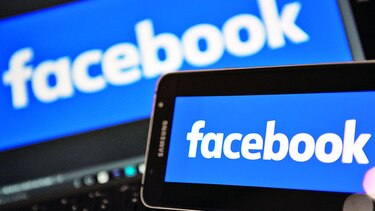 Facebook etiqueta publicación con influencia de un gobierno