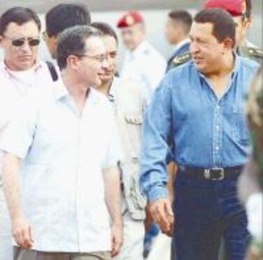 Chávez y Uribe celebran minicumbre en Colombia