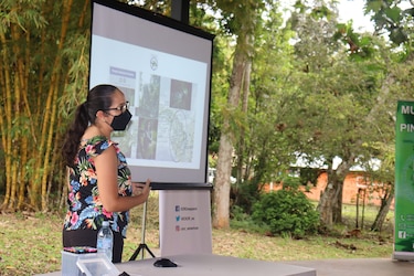 Panamá impulsa cementerio para migrantes en Darién