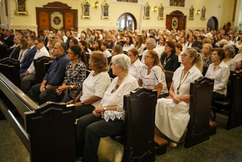 ‘Gocé, pero a mi manera’: familiares y amigos despiden al cantautor panameño Pedrito Altamiranda