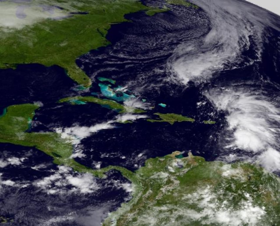 Tormenta tropical ‘Rafael’ avanza hacia las Bermudas