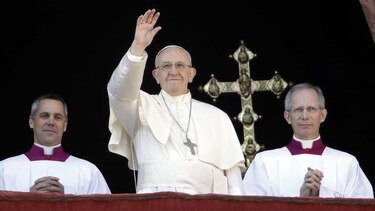 El papa Francisco invoca la paz en un mundo 'azotado por vientos de guerra'
