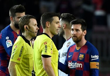 Messi alza la voz y le responde a Abidal por el tema Valverde