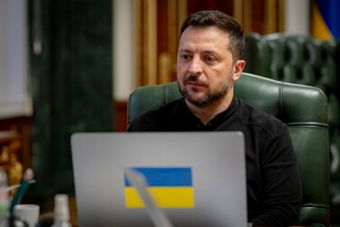 Zelenski nombra oficialmente a un equipo para las negociaciones de paz