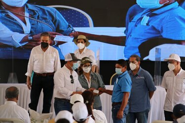 Arap entrega licencias a los pescadores artesanales en Veraguas