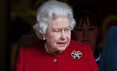 Con 90 años, Isabel II se descarga un poco de sus obligaciones