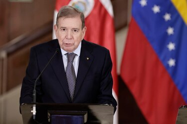 González dice que Venezuela ‘clama por cambio’ tras 215 años de inicio de su independencia