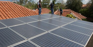 Aumenta generación eléctrica a base de viento y sol