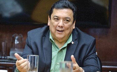 Un Procurador  de la Nación, con mapa pero sin brújula