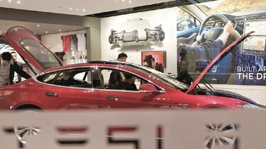 Tesla reduce precios en China por disputa con EU