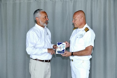 El crucero Disney Adventure es el buque de mayor capacidad que cruza el Canal de Panamá