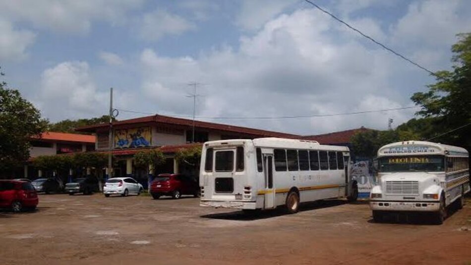 Docentes del colegio Rodolfo Chiari de Aguadulce exigen respuestas al Meduca
