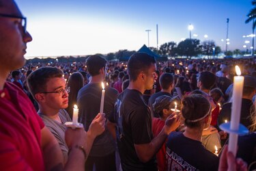 Planean construir un memorial a las víctimas de la matanza de Parkland