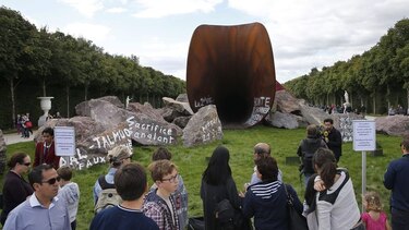 La controvertida 'vagina de la reina' de Kapoor vuelve a ser vandalizada