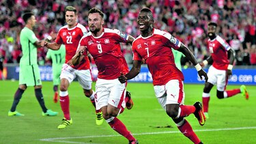 Finalistas de la Euro tropiezan