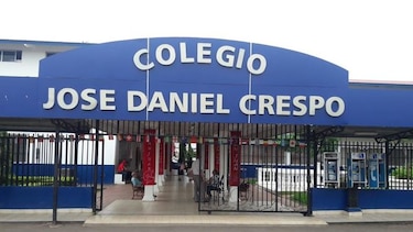 Educadores del José Daniel Crespo extienden paro