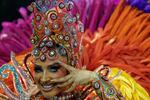 Brasil estalla en color y samba en la primera noche del Carnaval en Sao Paulo