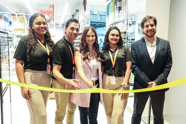Payless reinaugura su tienda insignia en Multiplaza