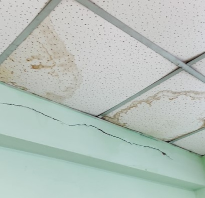 La crisis oculta de las escuelas públicas: estructuras en ruinas y estudiantes en riesgo