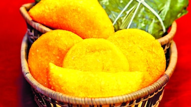 Manjares tradicionales preparados con maíz viejo