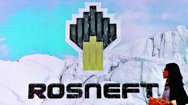 Grupo chino compra acciones en Rosneft