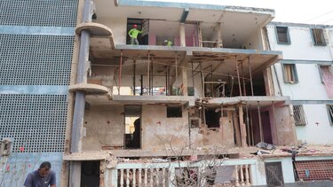 Hablan los sobrevivientes del ataque con misil al Bloque 12, el edificio donde murió una mujer durante el bombardeo de Estados Unidos a Venezuela