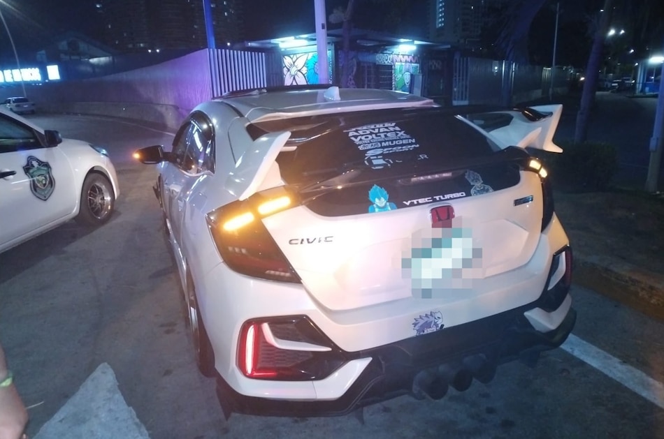 Carreras clandestinas en cinta costera: 19 conductores de vehículos modificados fueron retenidos y sancionados