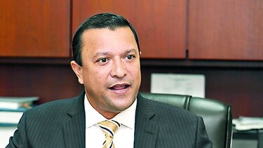 Aumentan críticas contra el director del IMA