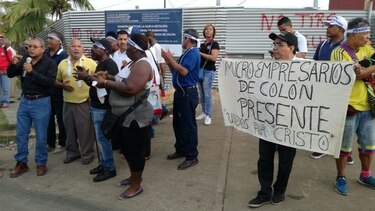 Ciudadanos marchan en Colón