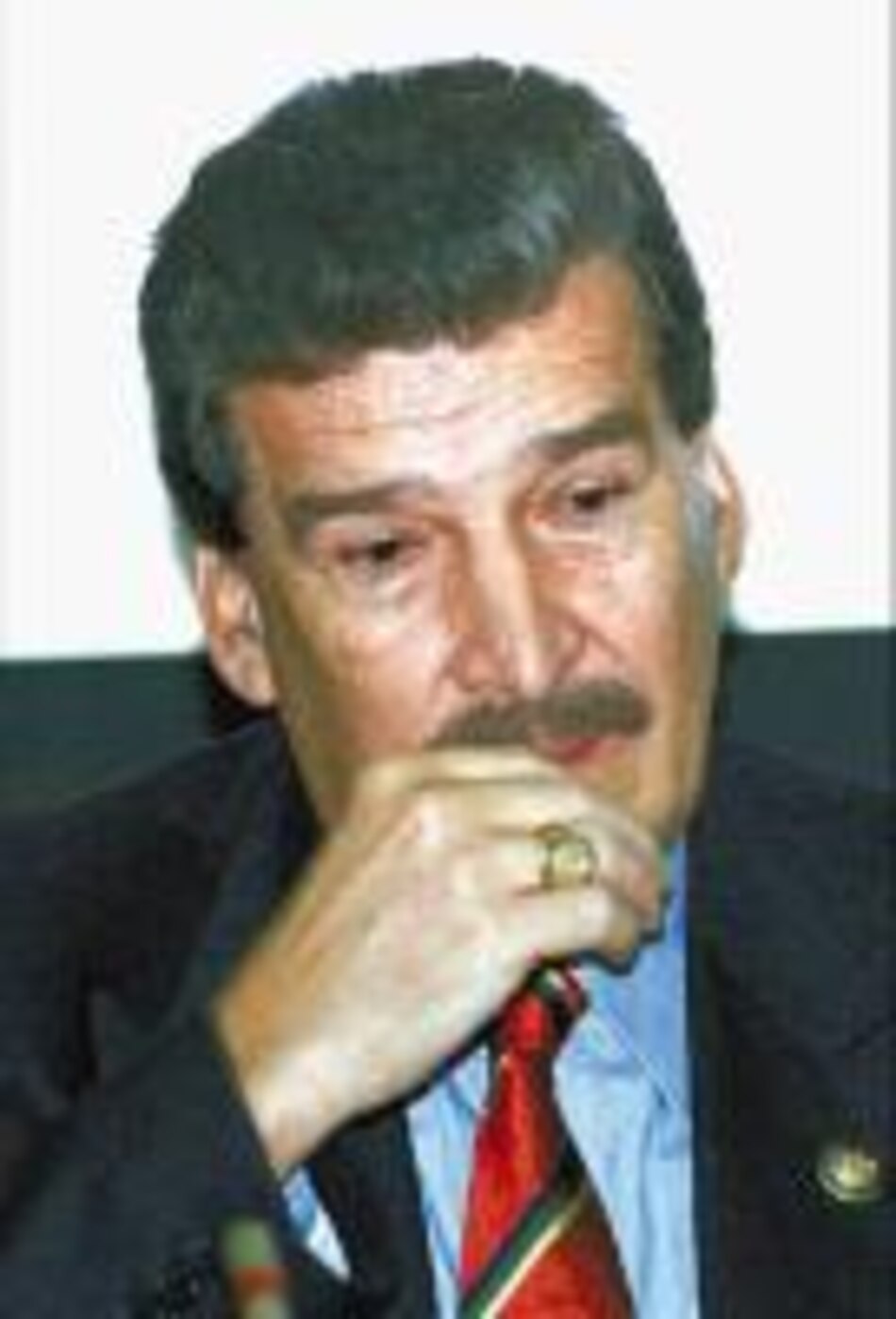 Muere Ramiro de León Carpio