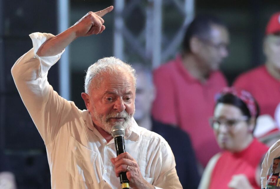 Lula acepta que hubo corrupción en Petrobras en debate con Bolsonaro