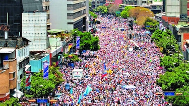 Oposición denuncia represión violenta y llama a gran marcha