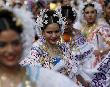 Un congreso para aprender del traje típico