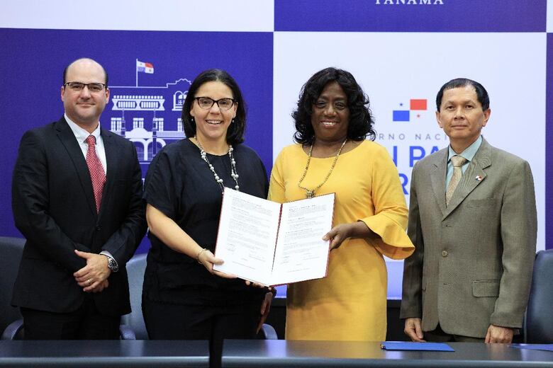 Renuncia el director del Meduca que era el ‘enlace’ con OLPC, para la compra directa de las laptops