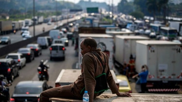 La huelga de transportistas continúa en Brasil pese a la intervención del ejército
